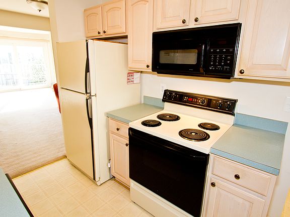 3rd image of 6405 Birch Leaf Ct #37C