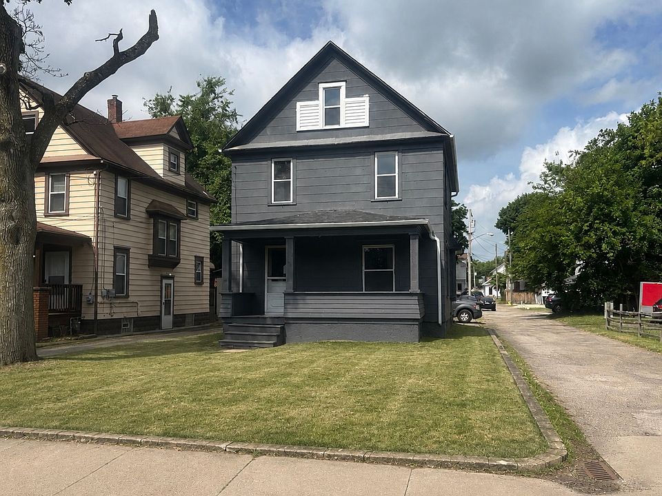 1st image of 798 Dayton St