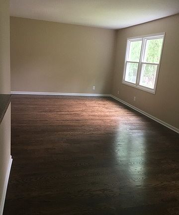3rd image of 1119 Charleston Dr