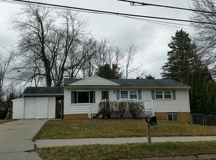 1215 Haslett Rd, Haslett, MI 48840