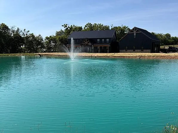 6006 Waters Edge Way, Maysville, KY 41056