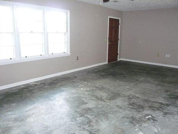 3rd image of 501 E Simon St