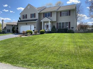 41 Mallard Rd, Glenmont, NY 12077