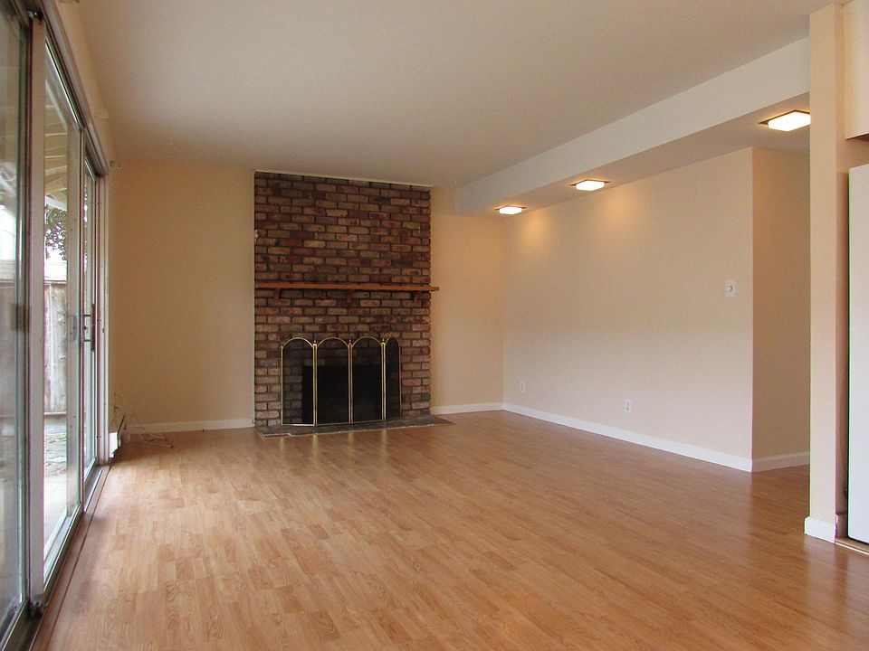 Living room with fireplace