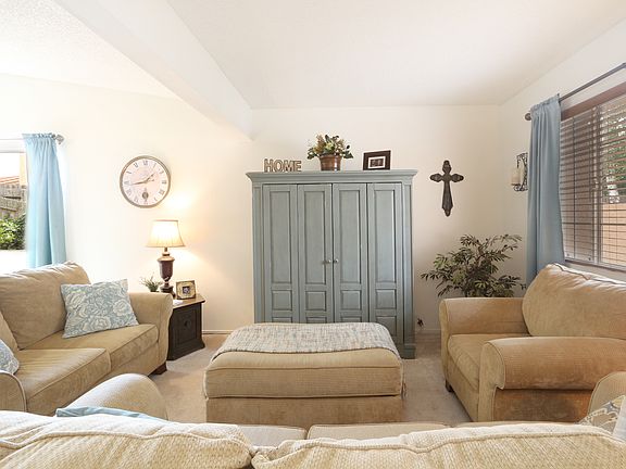 2nd image of 520 E El Nido Ct