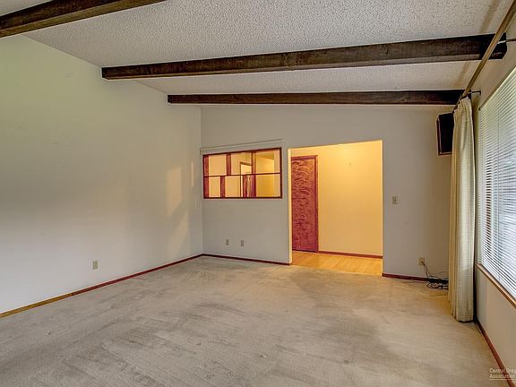 5th image of 480 SE Airpark Dr