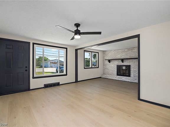 3rd image of 46175 Middle Ridge Rd