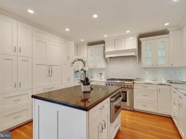 1739 N Wakefield St, Arlington, VA 22207