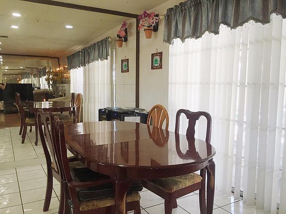 5th image of 2560 Sierra Monte Way