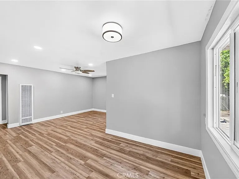 13719 1/2 Yukon Ave #4 — Photo 8