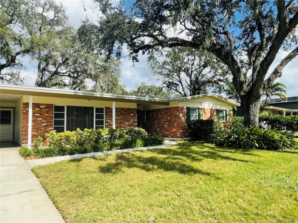 406 Blueberry Ln, Brandon, FL 33510