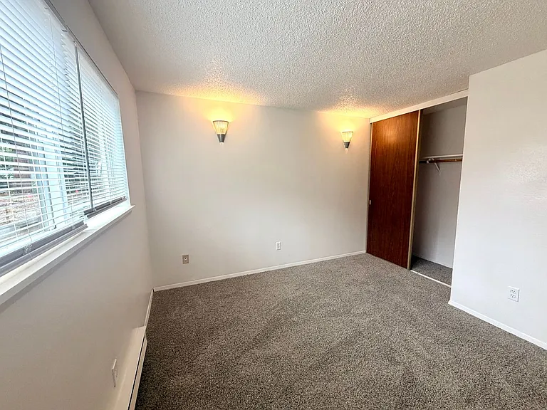 611 N J St — Photo 13