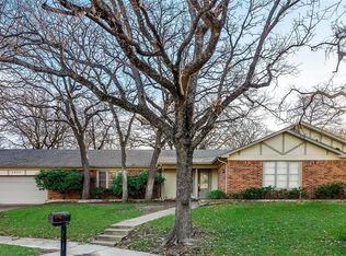 2920 Spring Oaks Ct, Bedford, TX 76021