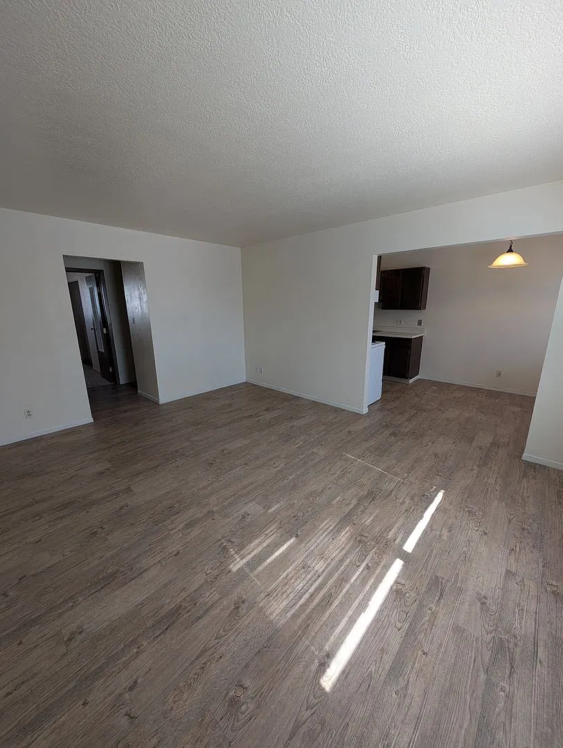 630 Franklin — Photo 3