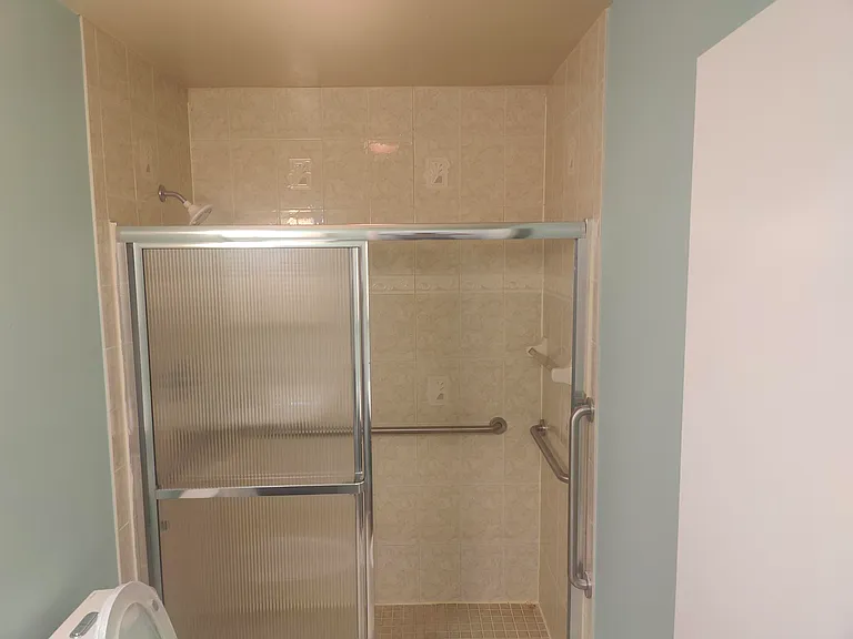 302 Lakeview Dr E #302 — Photo 32