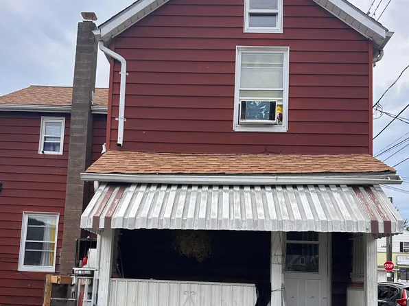 18 E Tamarack St, Hazleton, PA 18201