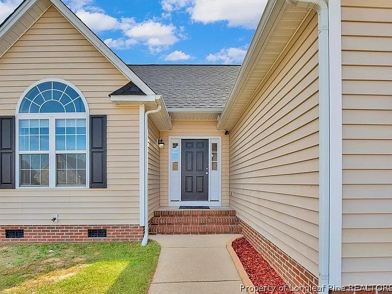 1475 Avoncroft Dr — Photo 2