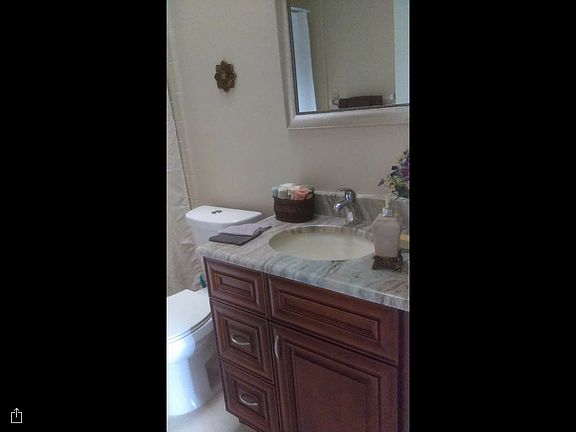 Guest bath room
