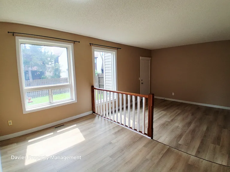 636 Saddleback Rd NW — Photo 7