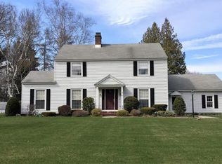33 Broadacres Rd, Queensbury, NY 12804