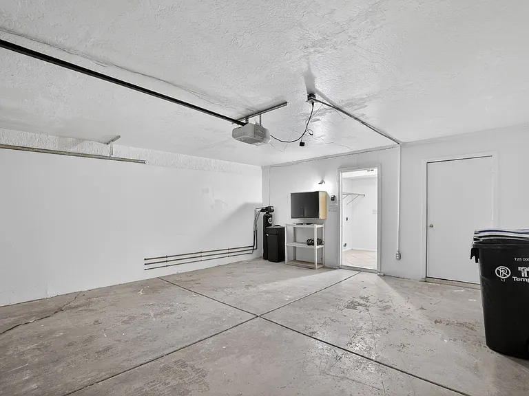 517 W Duke Dr — Photo 32