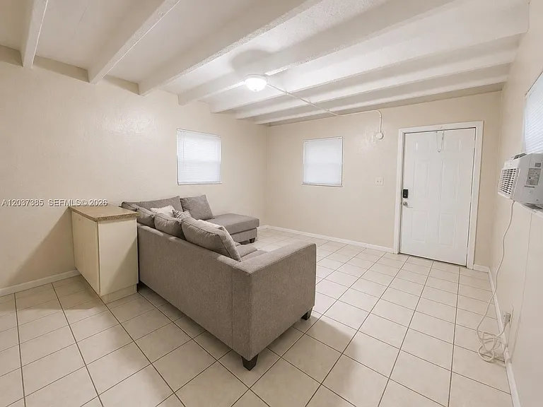 614 SW 10th Ave #2 — Photo 4