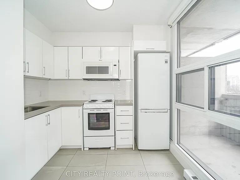 33 Isabella St #1701 — Photo 3