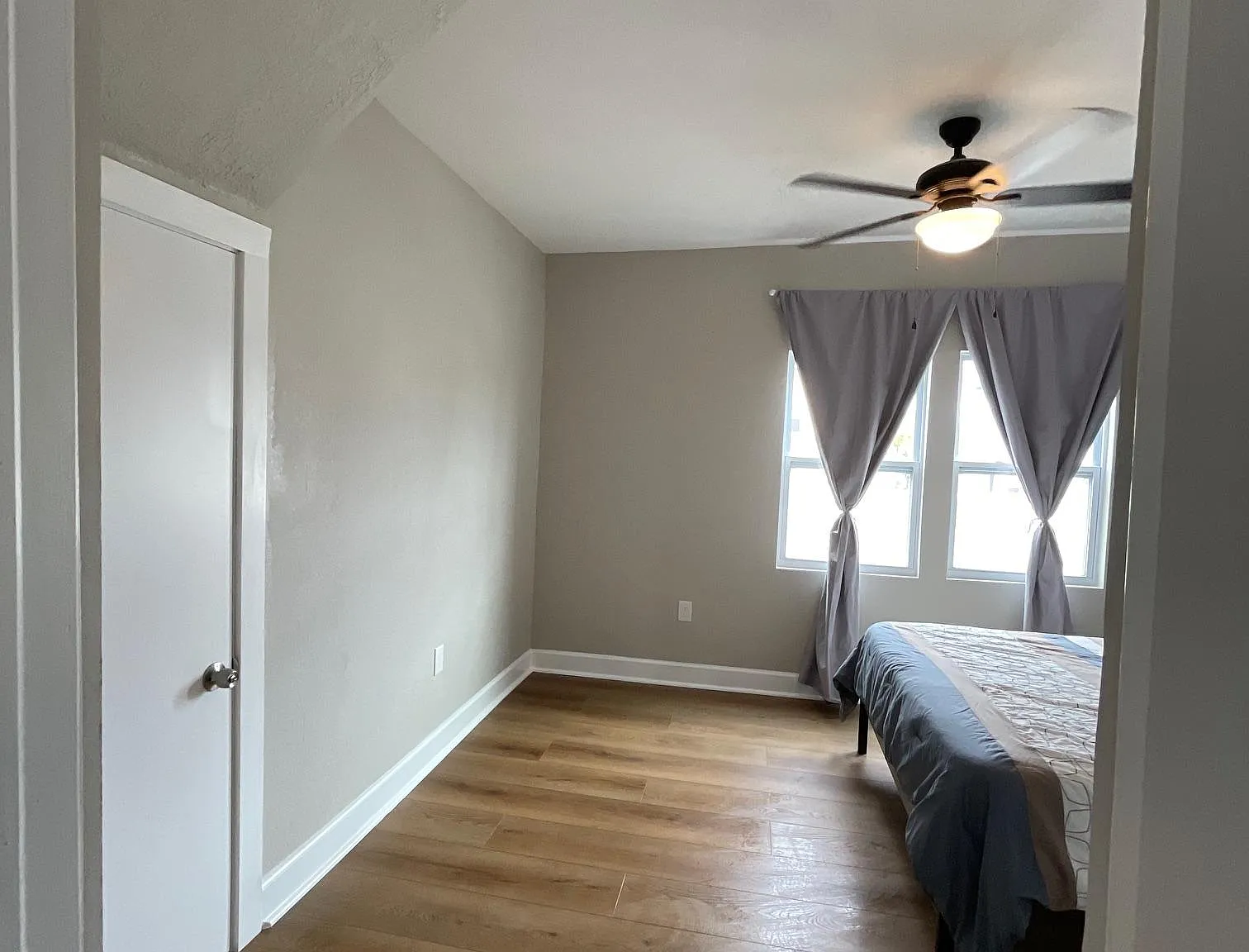 2 bed, 1.0 bath, 1000 sqft, $1,087 — Photo 3
