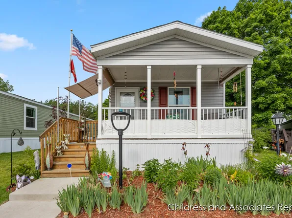 6869 Vinewood Ave NE, Belmont, MI 49306