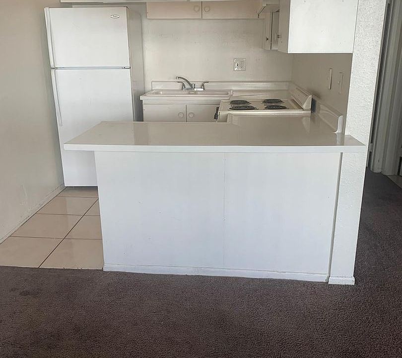2nd image of 2565 Lynnwood St APT 2