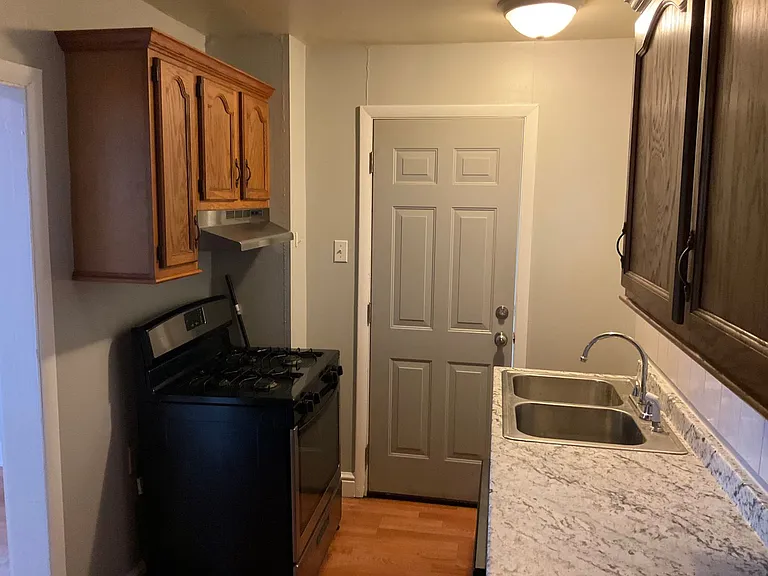 1018 Bellaire Ave — Photo 11