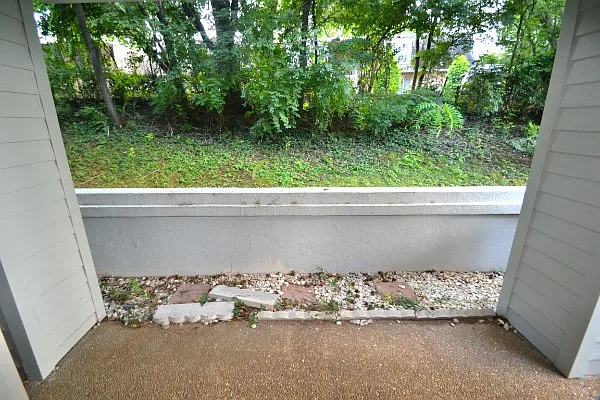 202 Hillsboro Pl — Photo 18
