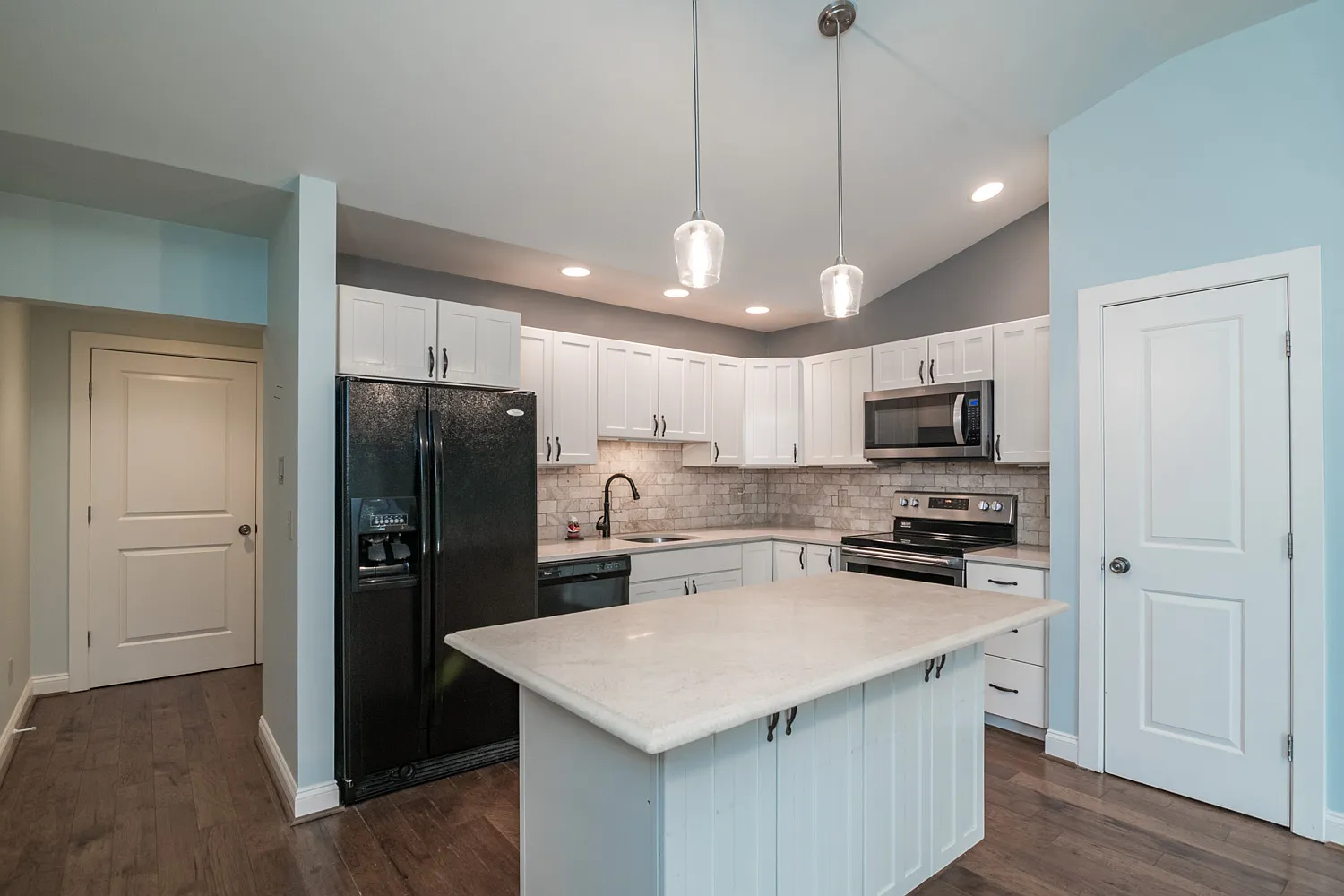 2 bed, 1329 sqft, $2,750 — Photo 1