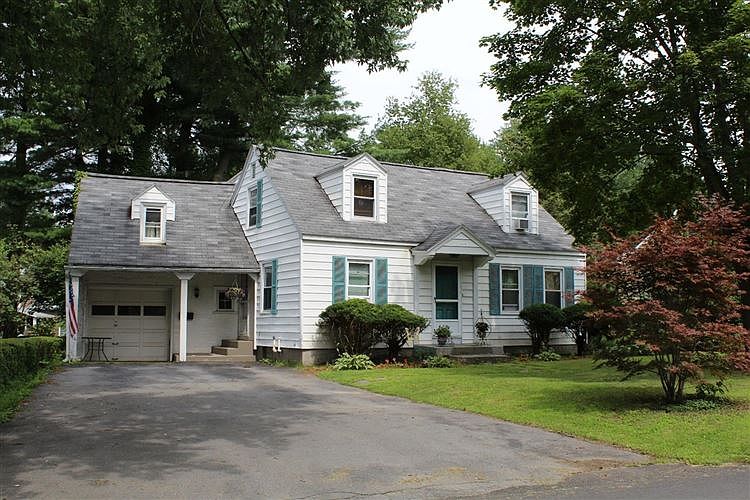 1st image of 5 Dewitt Dr