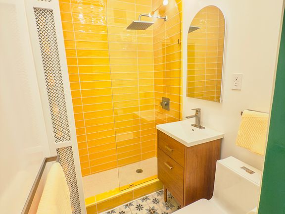 2nd image of 747 Greenwich St APT 3