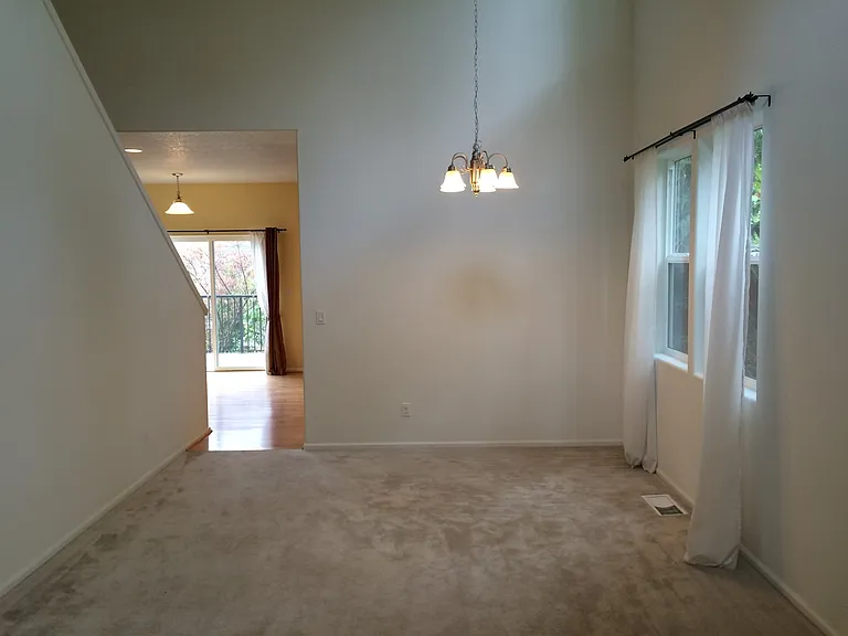 9946 NW Taylor St — Photo 3