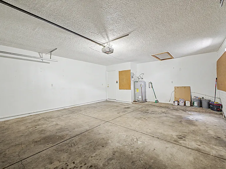 17213 N 35th Dr — Photo 26