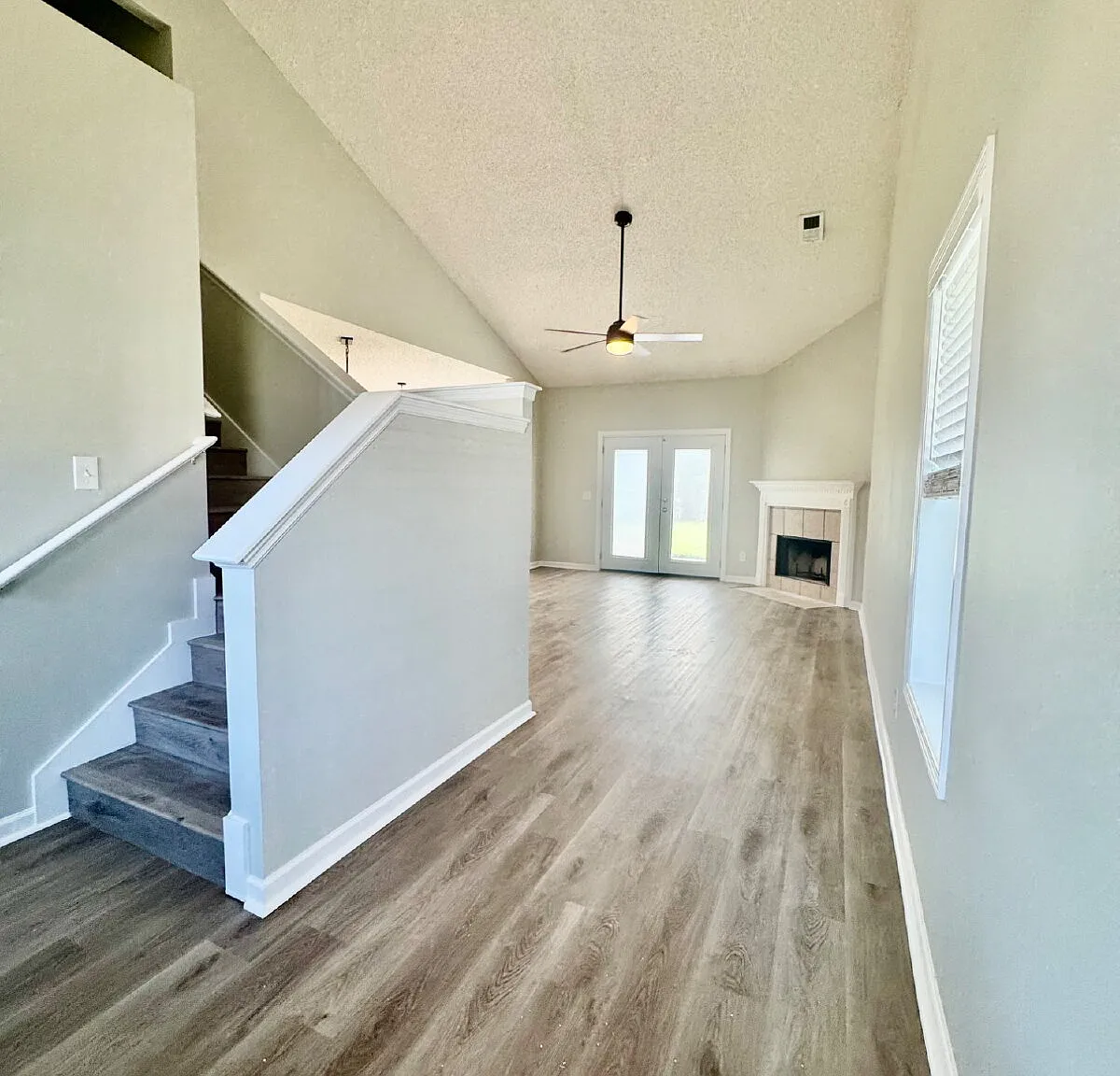 3 bed, 2.5 bath, 2000 sqft, $3,150 — Photo 3