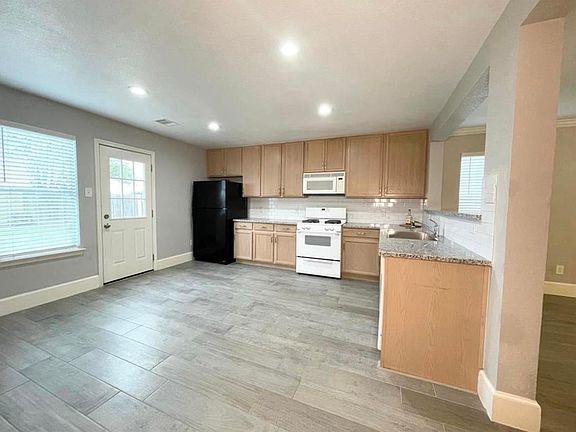 2nd image of 10123 Victoria Falls Ln
