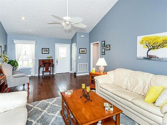 5th image of 75 Limerick Ln