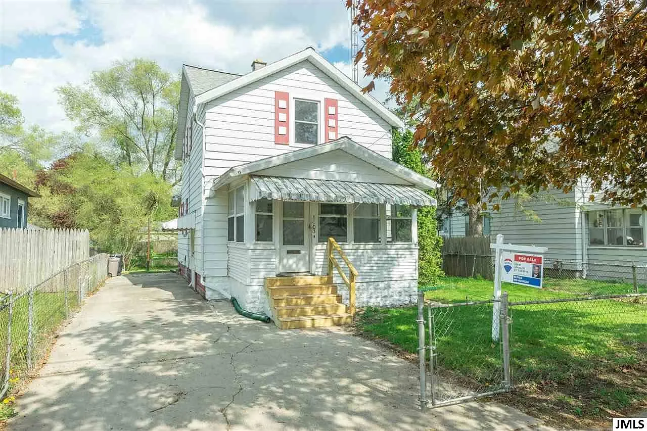 1103 N Waterloo St photo 1