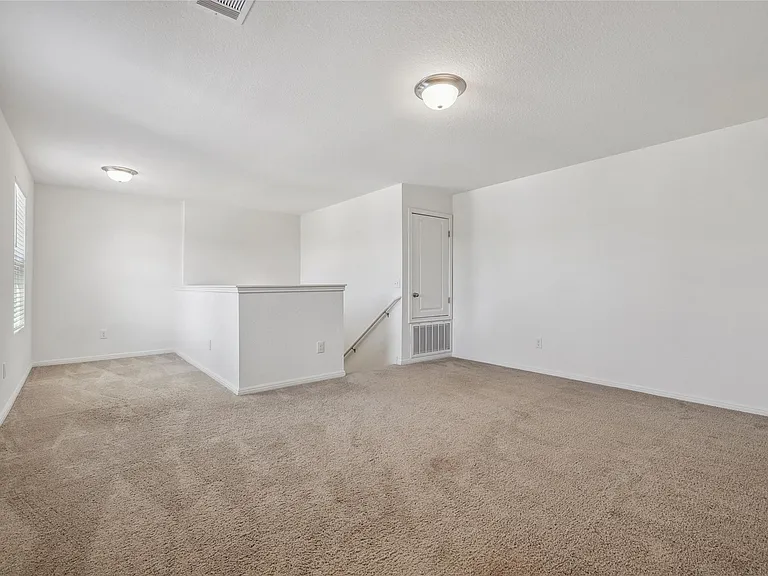 14105 Jeannette Rankin Rd — Photo 11