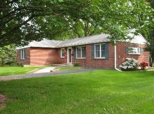 412 Hawthorne Dr, Lancaster, PA 17603