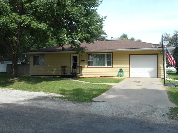 216 E Kellogg Ave, Kewanee, IL 61443