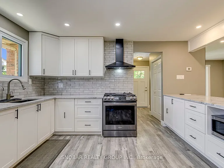 547 Conway Ct — Photo 9