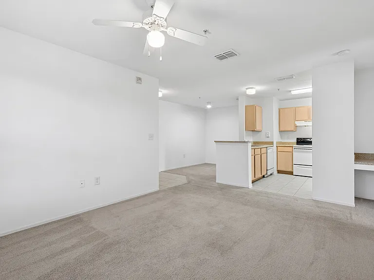 Grande Court Apartments at North Port — Photo 11