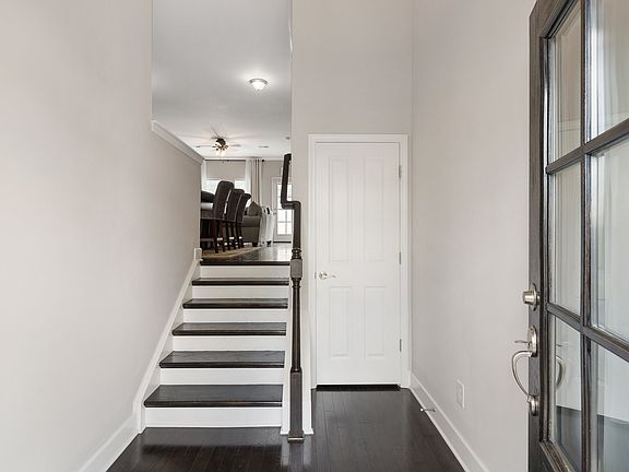 4th image of 2033 Oak Trail Dr