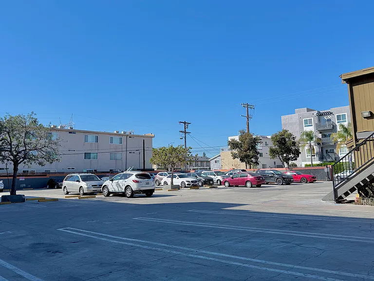 7423 N Lankershim Blvd #2 — Photo 19