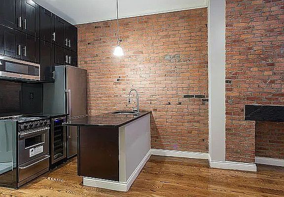 2nd image of 279 E 10th St APT 1R