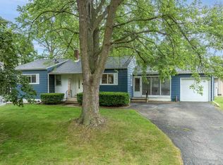 215 Devonshire Dr, Waterloo, IA 50701